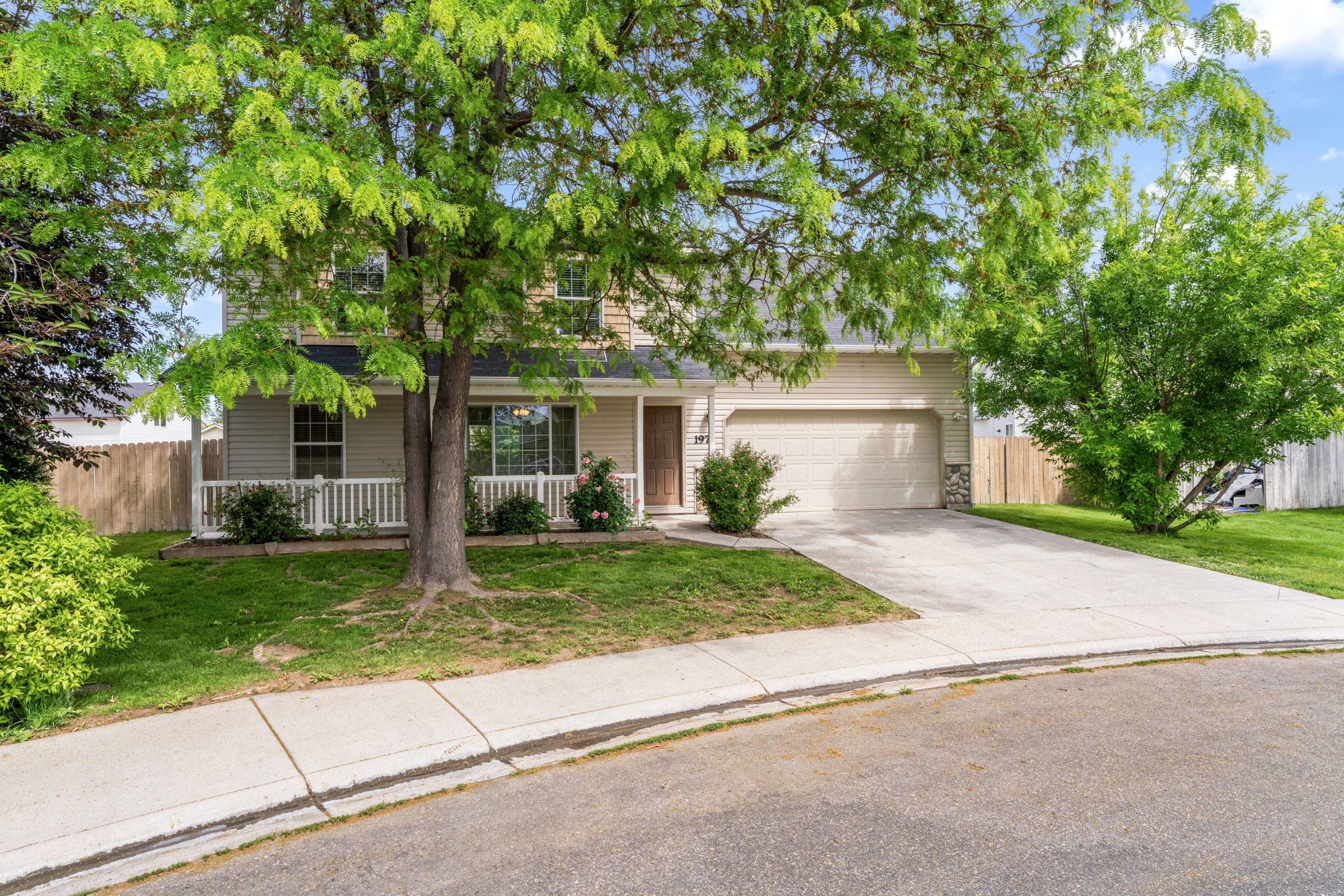 1976 West Lake Pointe Court